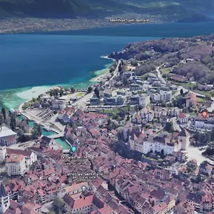 Coup De Coeur Au Pied Du Château - Joli Idéalement Placé Annecy
